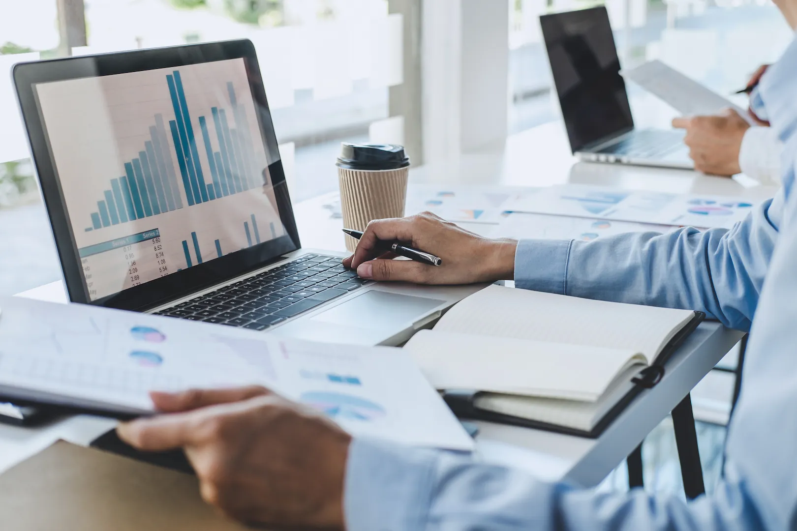 Measuring Elearning: Key Elearning Statistics on Course Completion Rate for 2025 and 2026